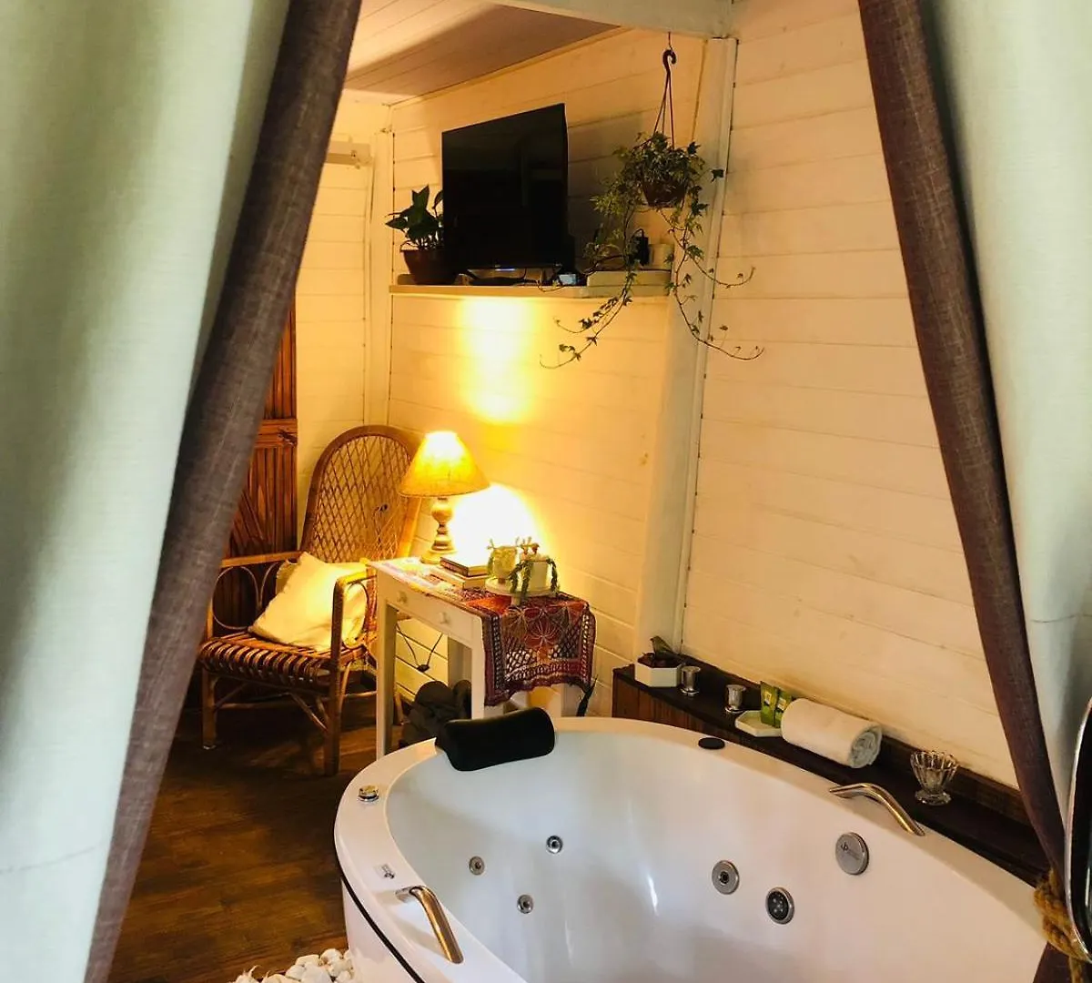 Petite House Com Hidromassagem Villa Campos do Jordao 0*,  Brazil