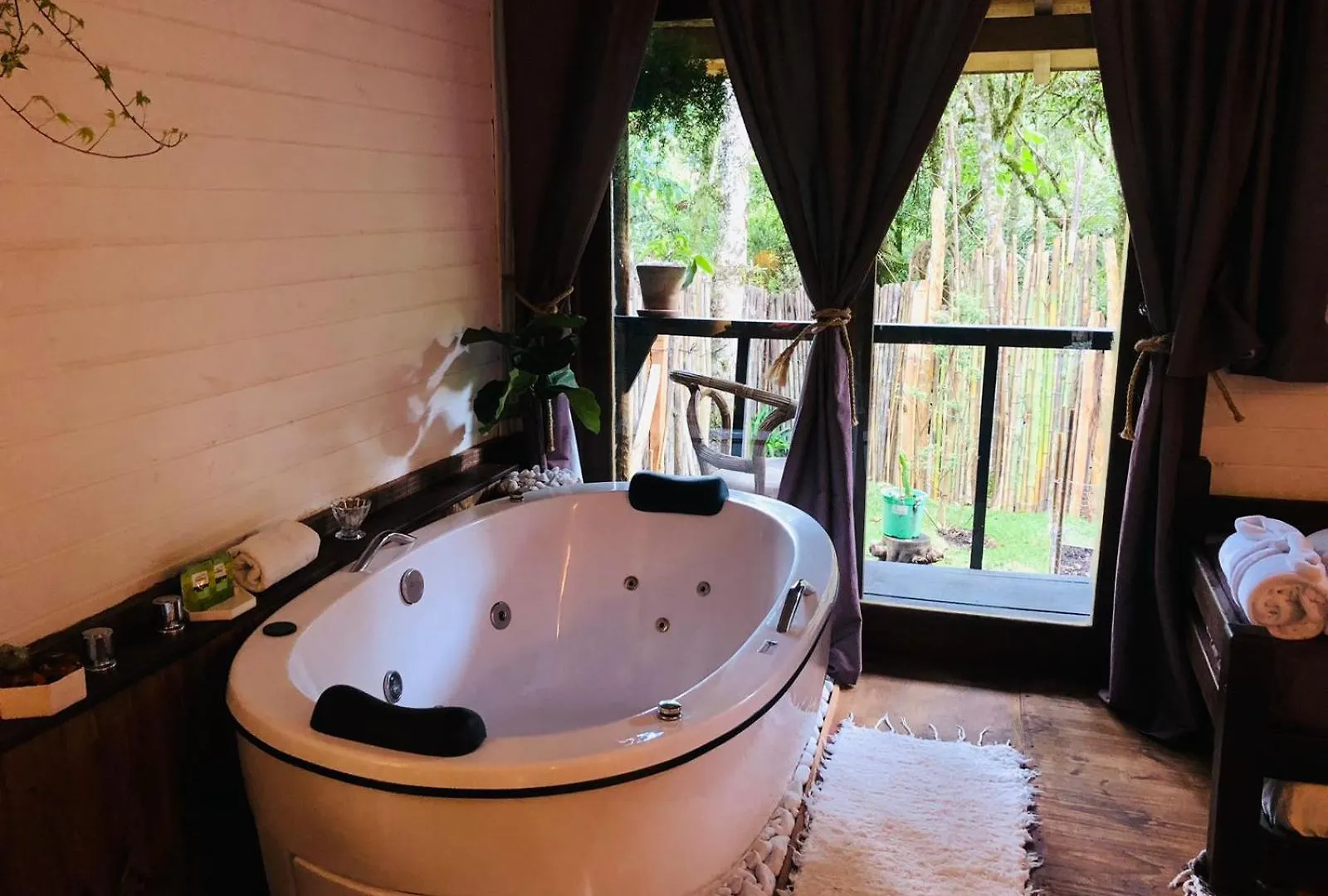 Petite House Com Hidromassagem Villa Campos do Jordao